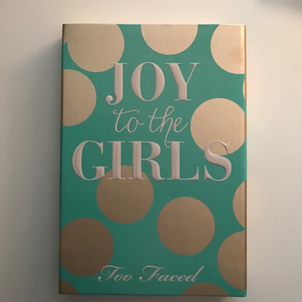 Too faced eyeshadow joy to the girls palette