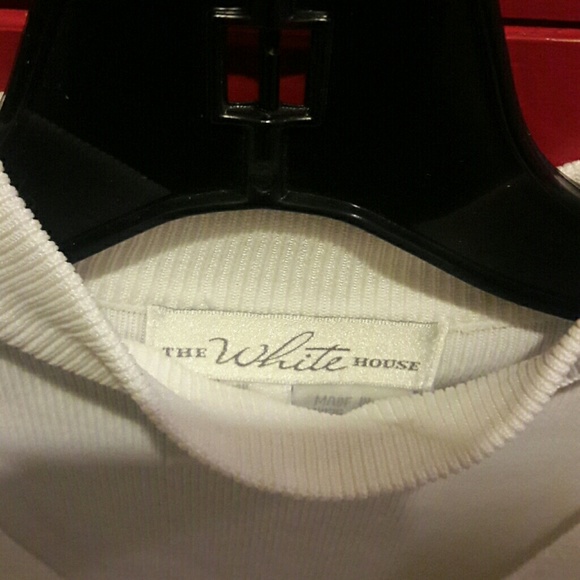 The White House rayon blend white top - Picture 3 of 4