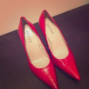 Red pumps