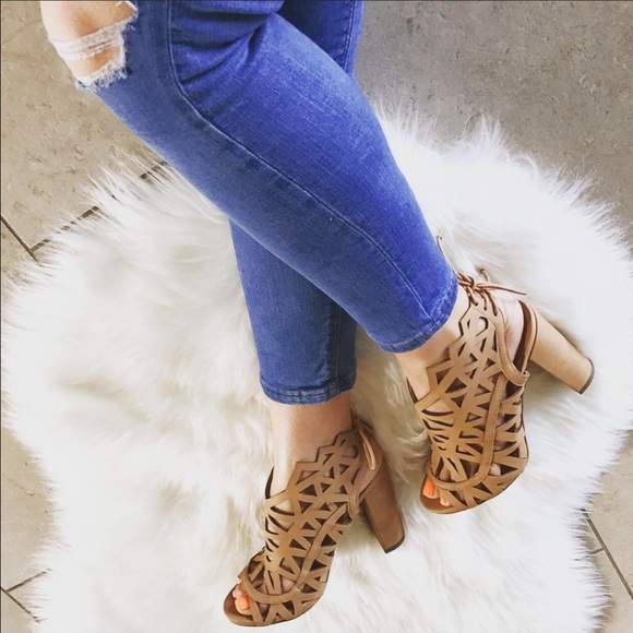 Peep Toe Caged Lacer Cut Gladiator Sandals Tan - Picture 3 of 6