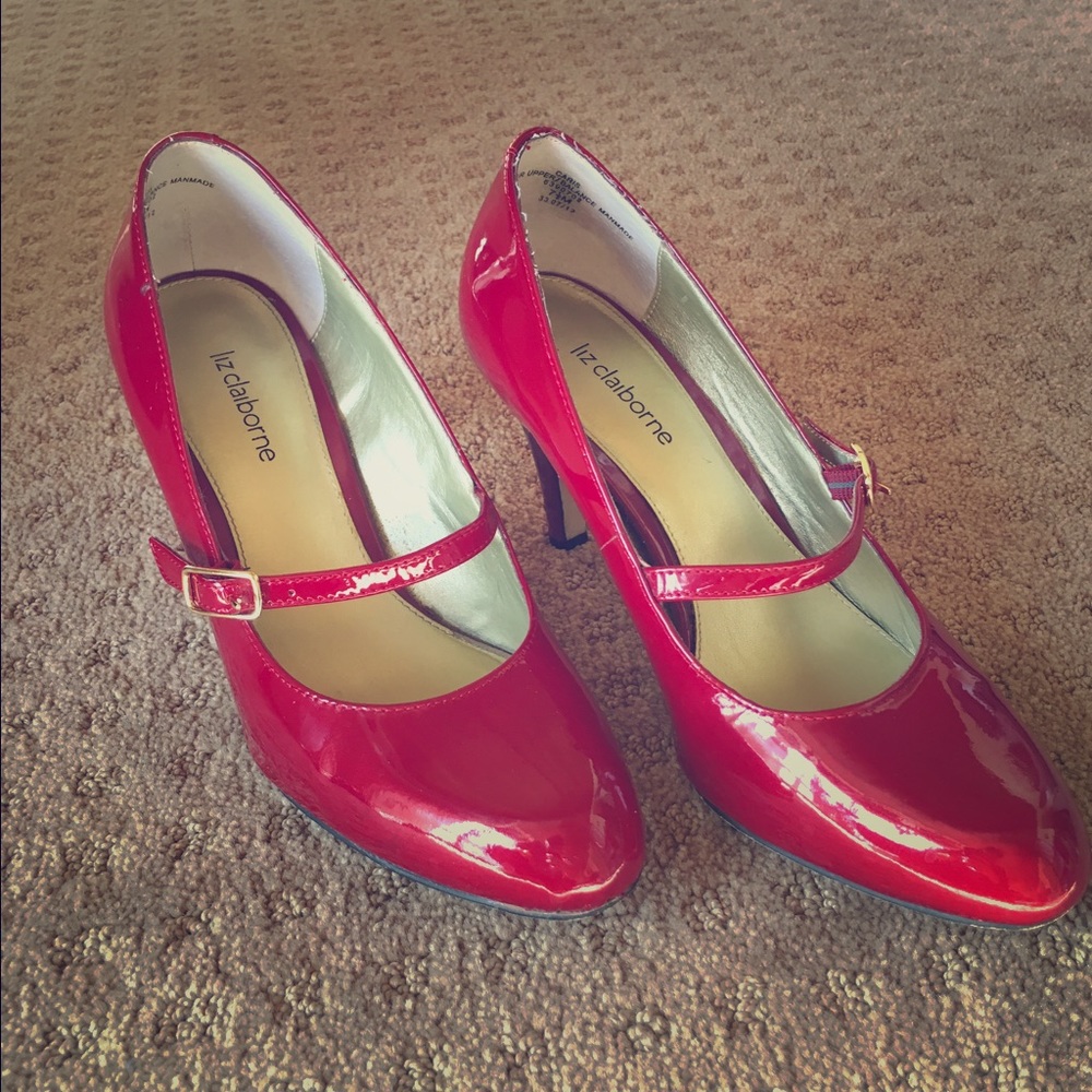 Liz Claiborne Patent Pumps Size 7.5 + FREE GIFT