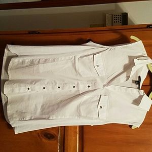 Does not have tags, but worn once for a few hours