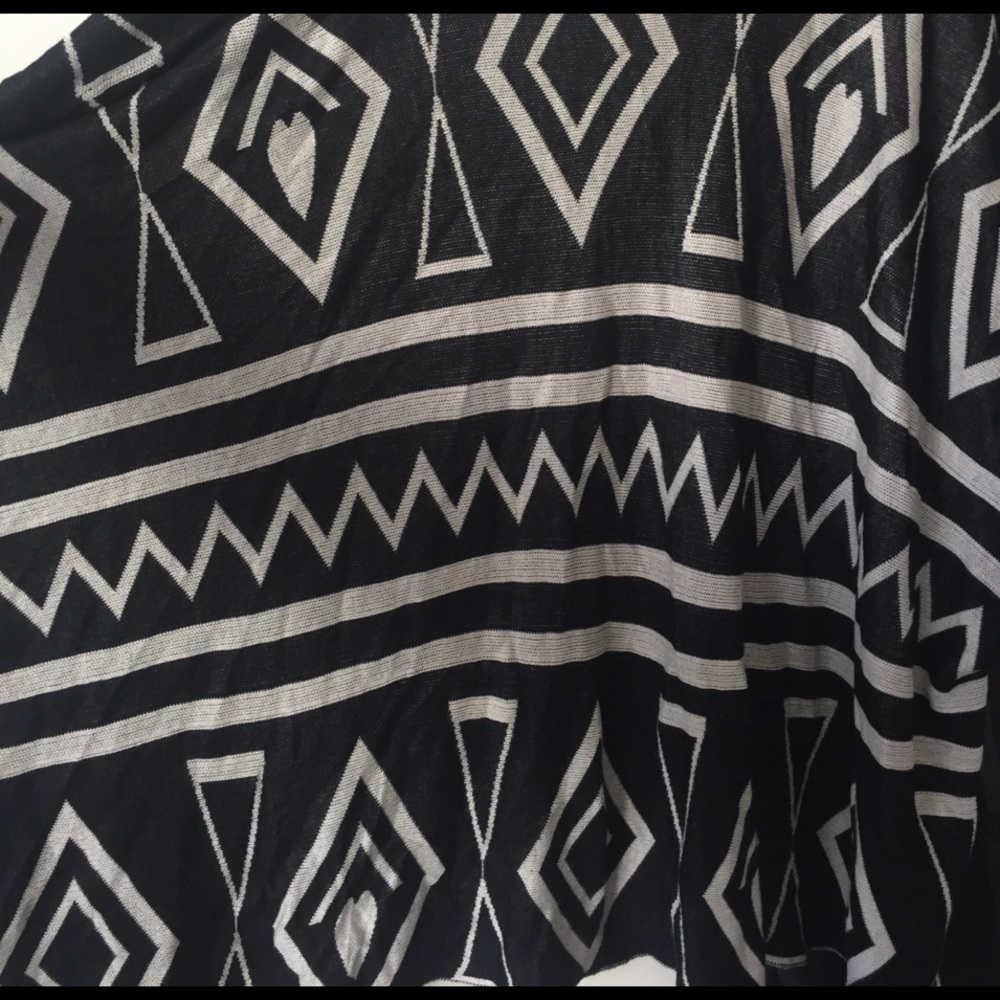 Aztec Sweater shawl - Picture 2 of 5