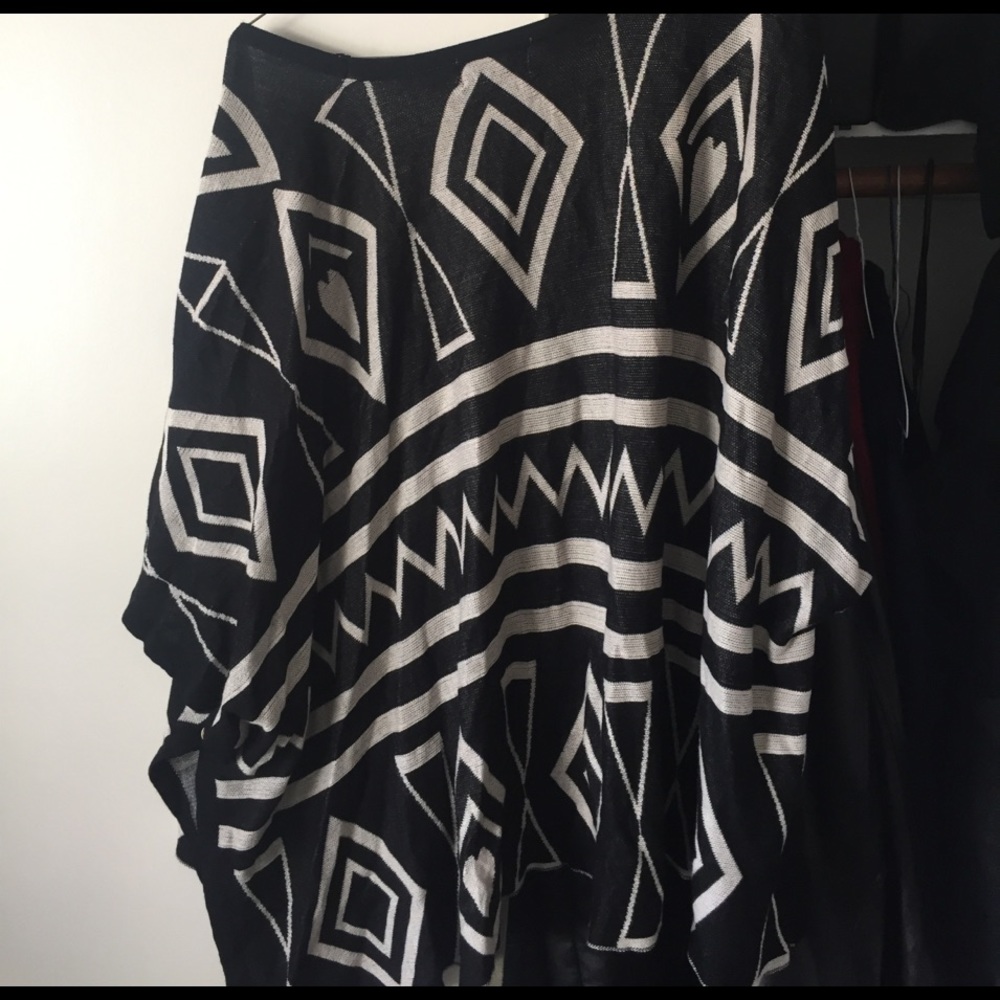 Aztec Sweater shawl - Picture 5 of 5