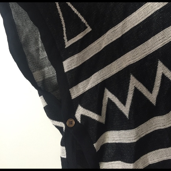 Aztec Sweater shawl - Picture 3 of 5