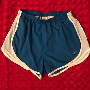 NIKE size M running shorts, EUC