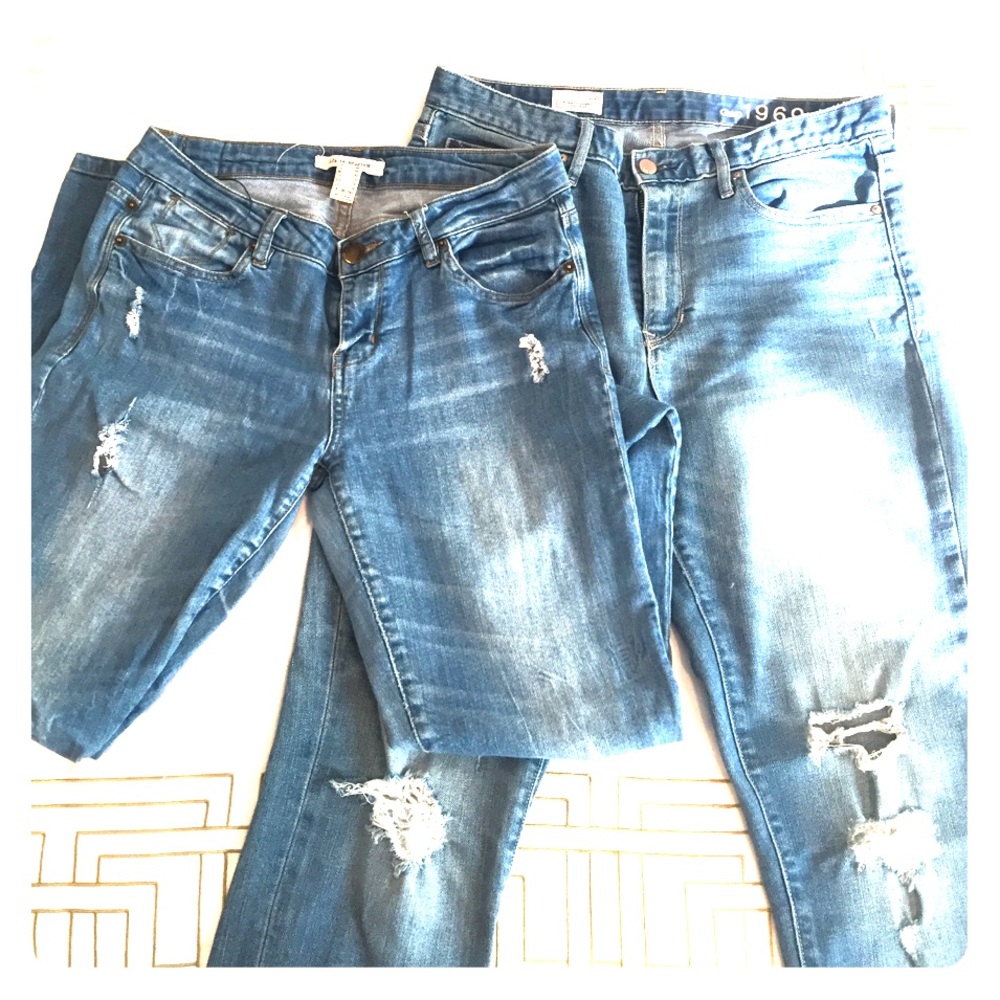 2 Distorted Jeans