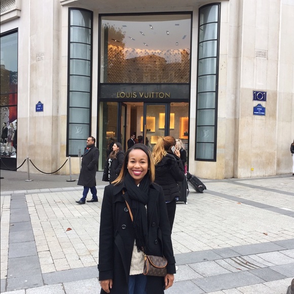 Meet your Posher, Cassandra - Picture 3 of 7