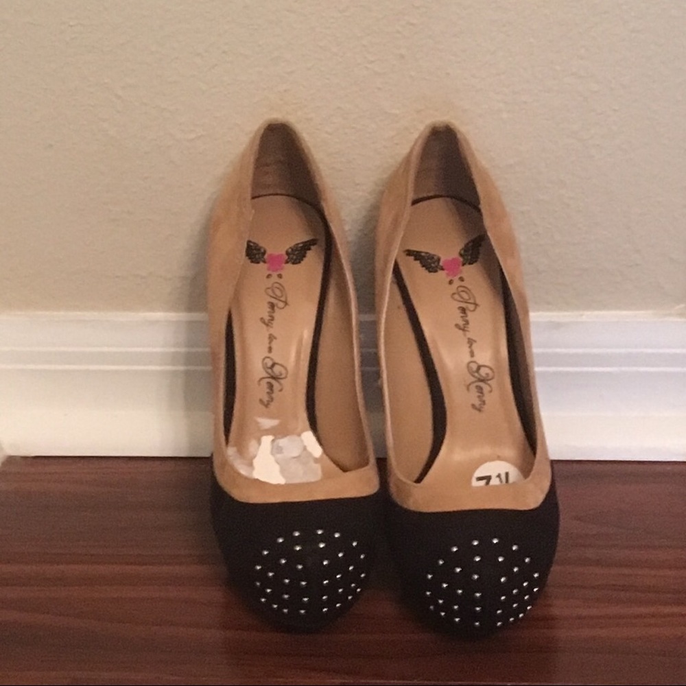Black and Tan Studded Pump