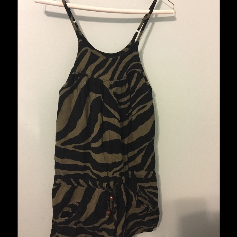 Cotton animal print romper!