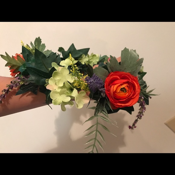 Bright Colored Floral Crowns - Picture 2 of 4