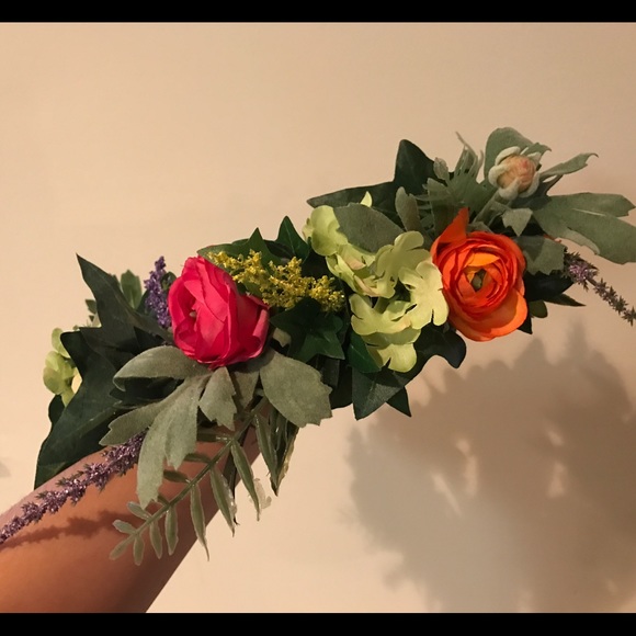 Bright Colored Floral Crowns - Picture 4 of 4