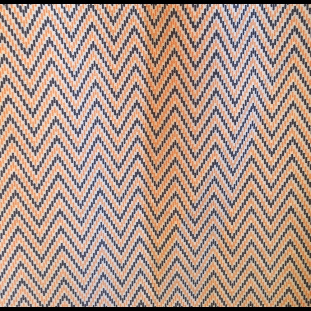 Fun patterned tank top - Picture 2 of 2
