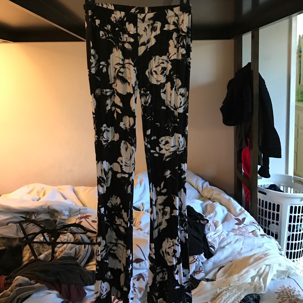 Very cute floral flowy pants