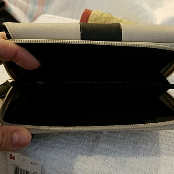 Wallet - Picture 3 of 4