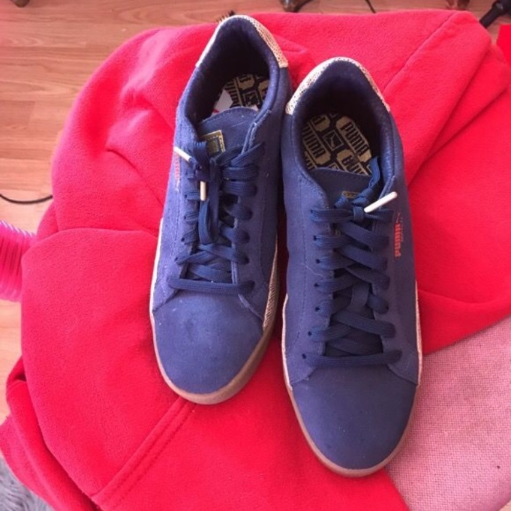 Women's pumas