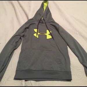 Under Armour Hoodie / size small
