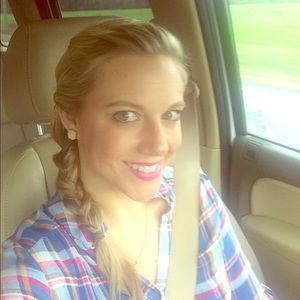 Meet your Posher, Monica