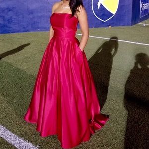 RED PROM DRESS!! SHERRI HILL LOOK A LIKE!!