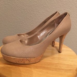 Tahari Heels, nude with shimmer