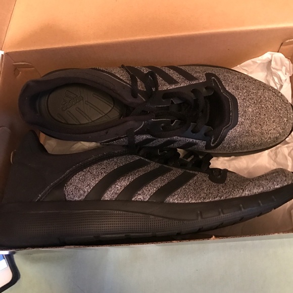 Adidas 🔥🔥🔥 - Picture 4 of 4