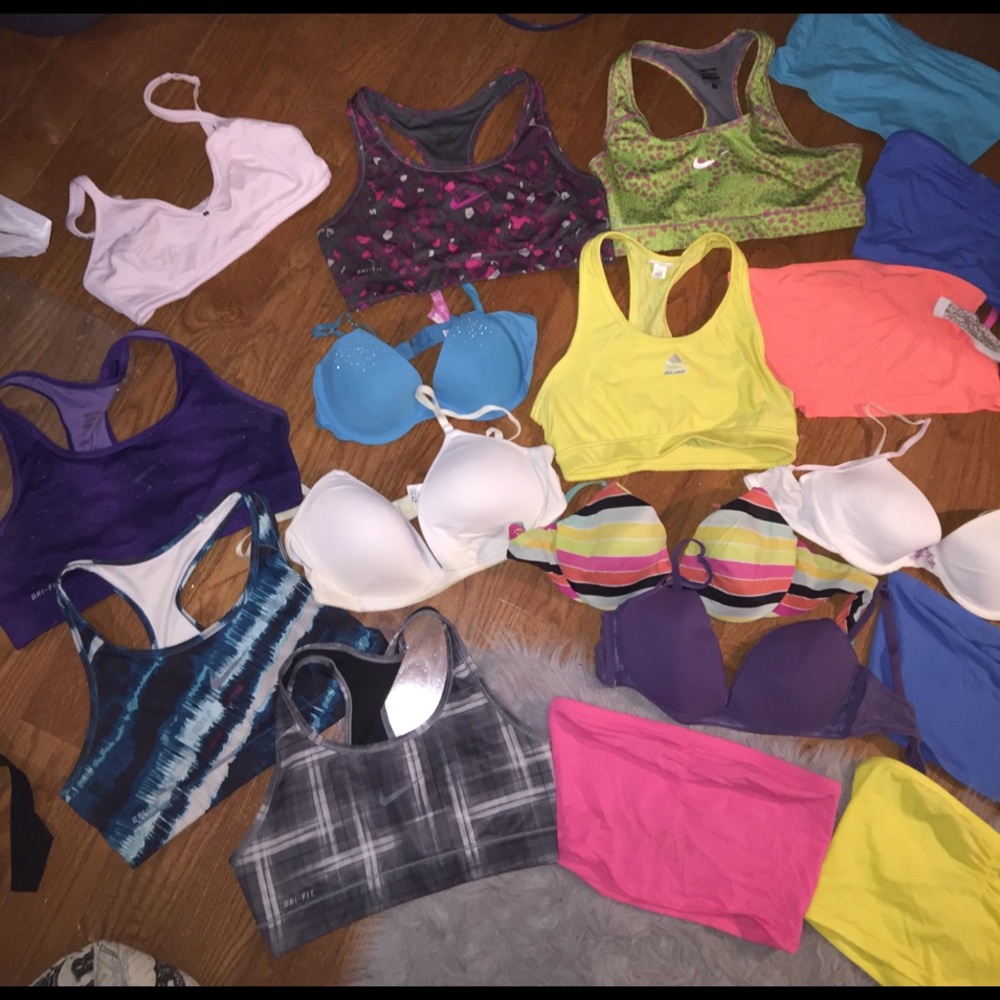 lot of bras!