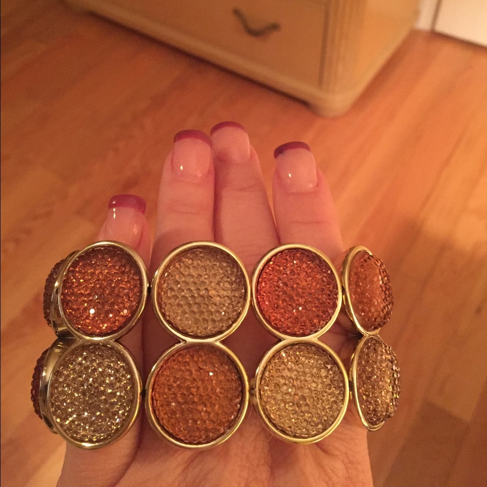 Stretchable gem bracelet