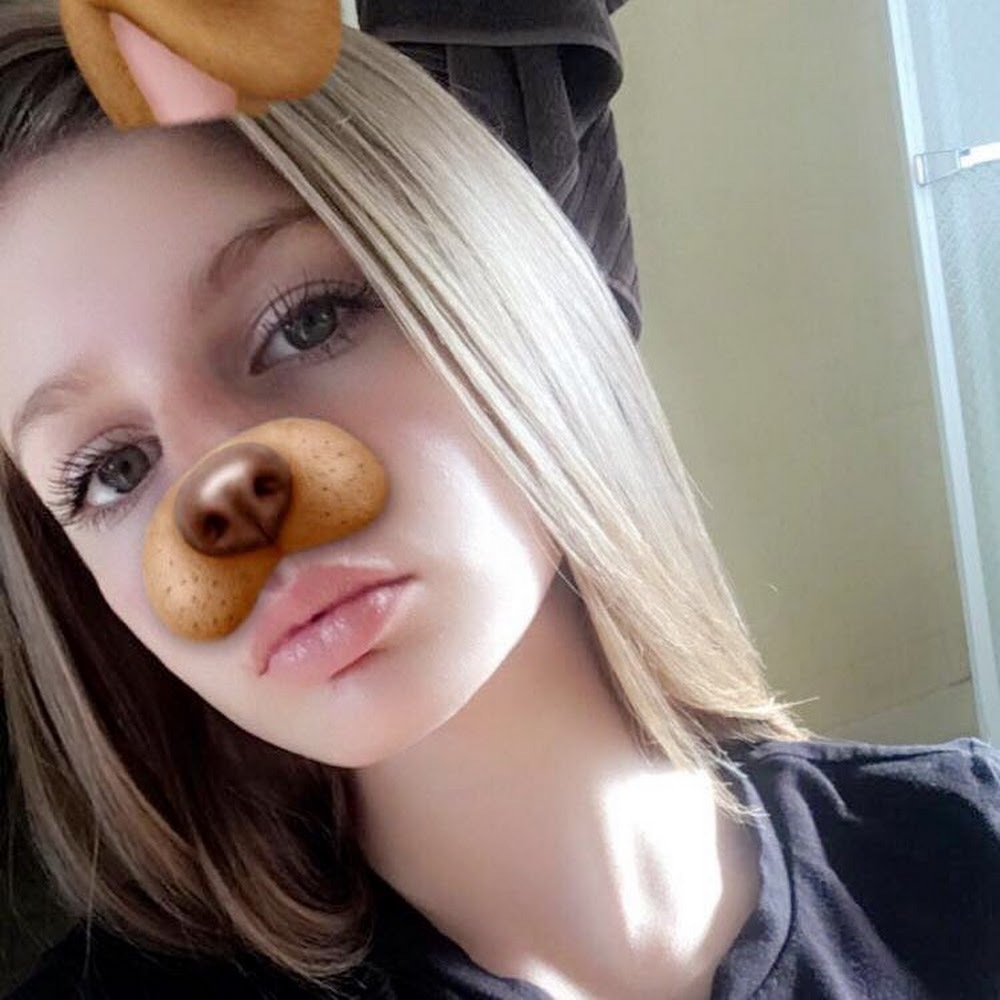 Meet your Posher, Livi