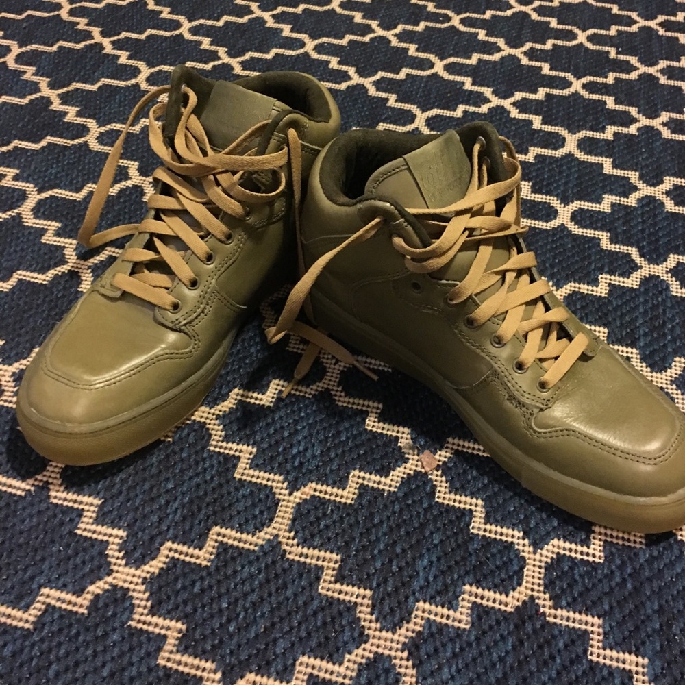 Men's Alife sneakers sz 10. Brand new in box