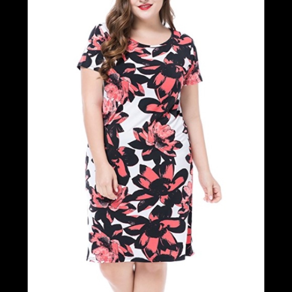 Round neck short sleeve printed plus size dress