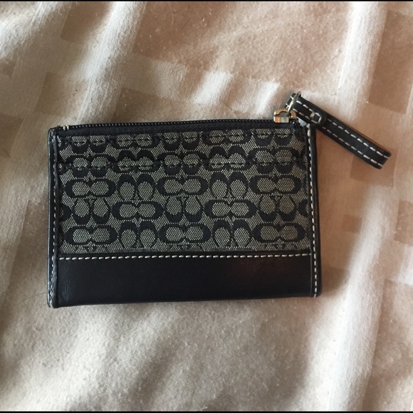 Black coach coin purse - Picture 2 of 3