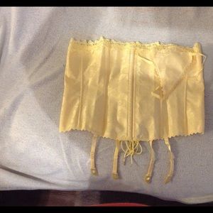 NWT 3x (44) Frederick's of Hollywood corset size