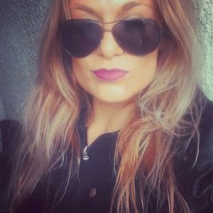 Meet your Posher, Kayla