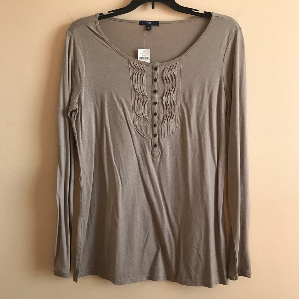 NWT Gap Pleat Front Knit Top