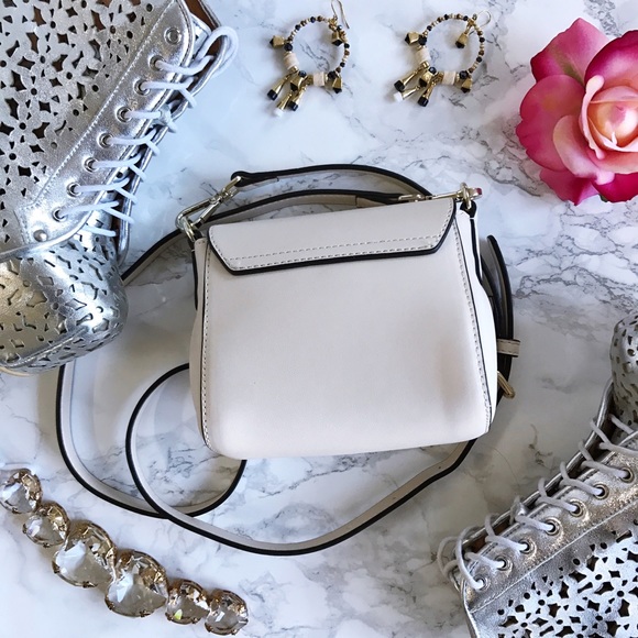 ⚡️FLASH SALE⚡️HP Moschino LoveLock Ivory Crossbody - Picture 3 of 8