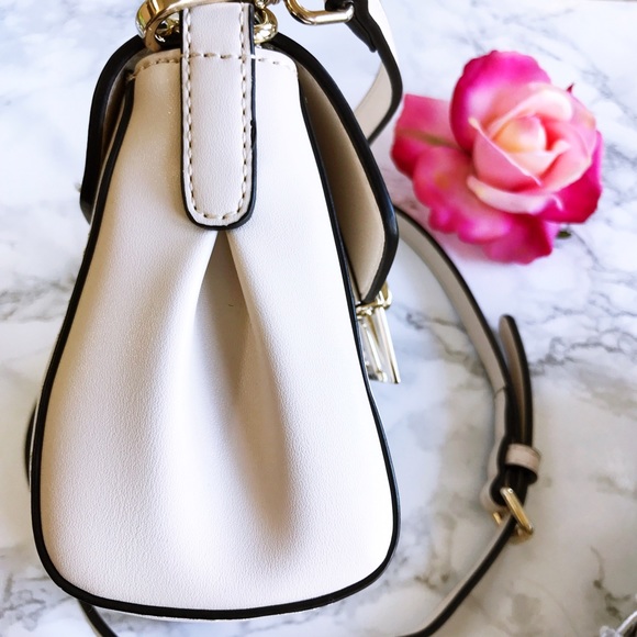 ⚡️FLASH SALE⚡️HP Moschino LoveLock Ivory Crossbody - Picture 4 of 8