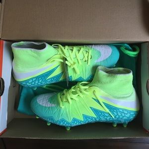 Brand New Nike Hypervenom Phantom ll cleats.