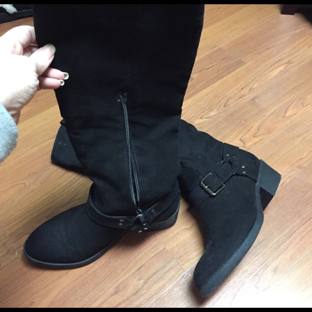 Brushed suede black boots