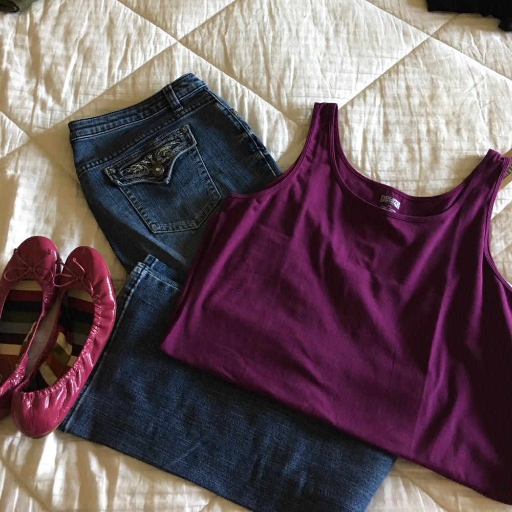 Apt. 9 ladies jeans. Size 14. Cute!!