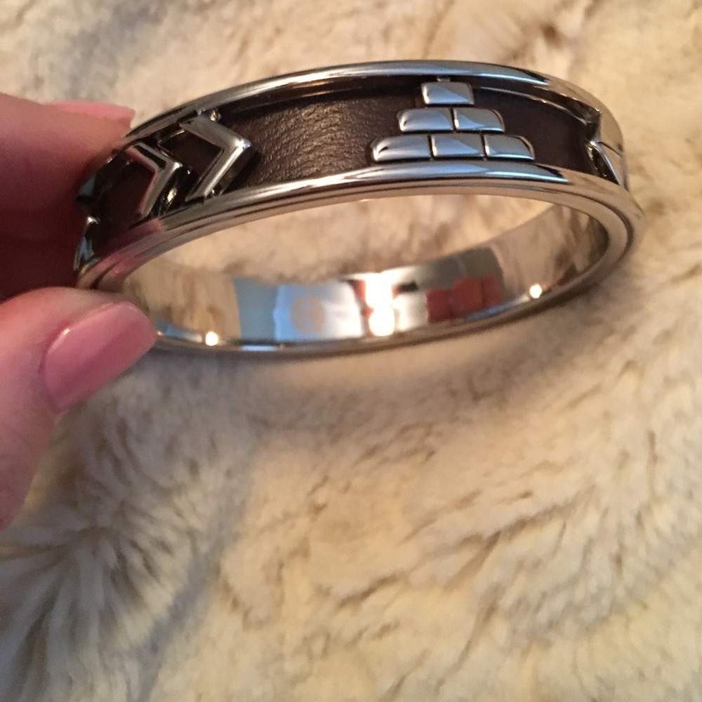 NEW HOUSE OF HARLOW 1960 BANGLE