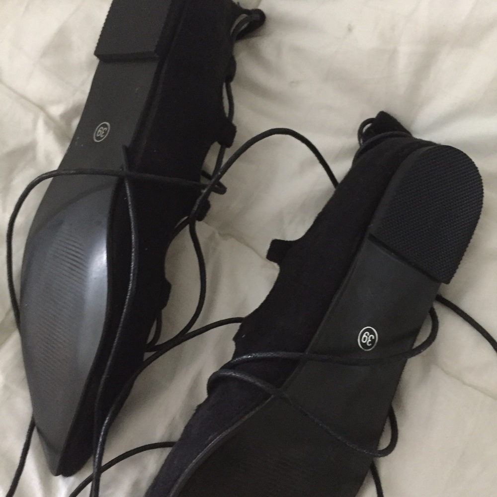 ✨ HP • Point Black Lace Up Sexy Flats • - Picture 3 of 4