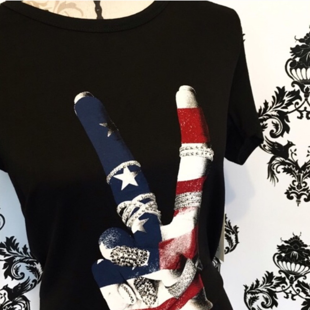 NWT! 🍀 Gemmed Patriotic 🇺🇸 Peace Sign Shirt! - Picture 2 of 4