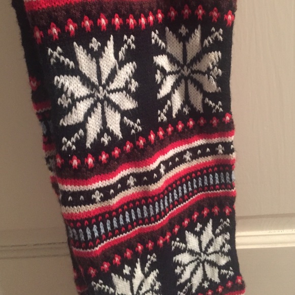 Warm snowflake infinity scarf - Picture 2 of 3