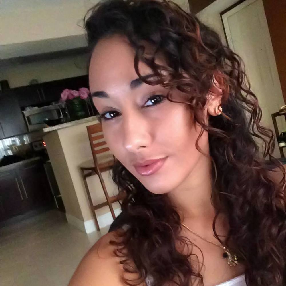 Meet your Posher, Charisse