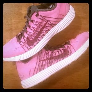 Price reduced to sell!! Women's Nike Size 10 Shoes