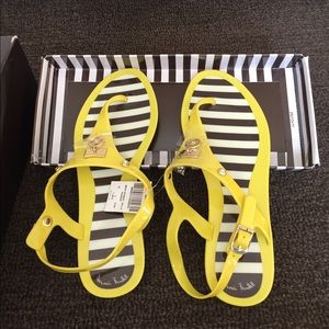 NWT Henri Bendel light green jelly sandal