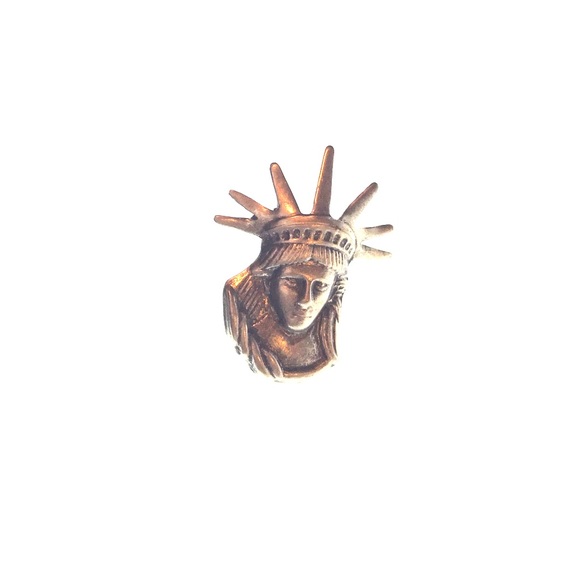 Jewelry - 🎉 Lady liberty pin/tie tack