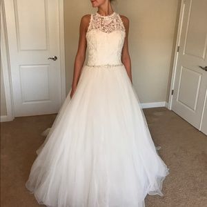 Stunning wedding dress.