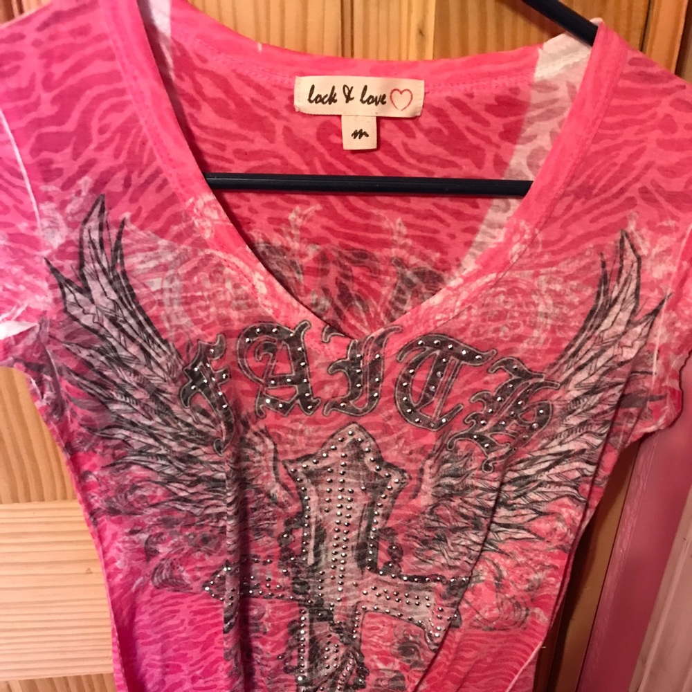 Lock and love shirt size medium.