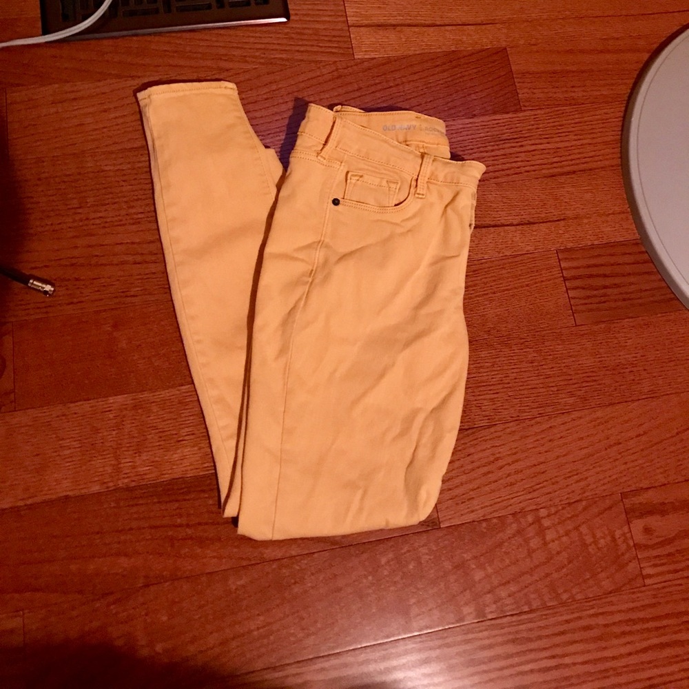 Yellow old navy rockstar jeans